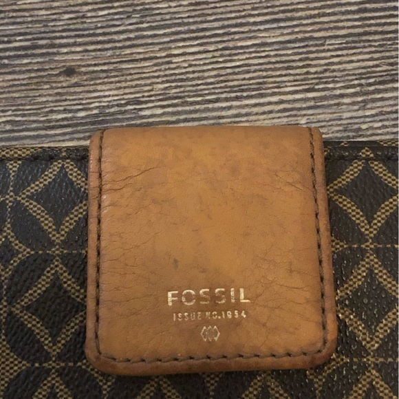 Fossil Wallet used condition - Picture 2 of 10